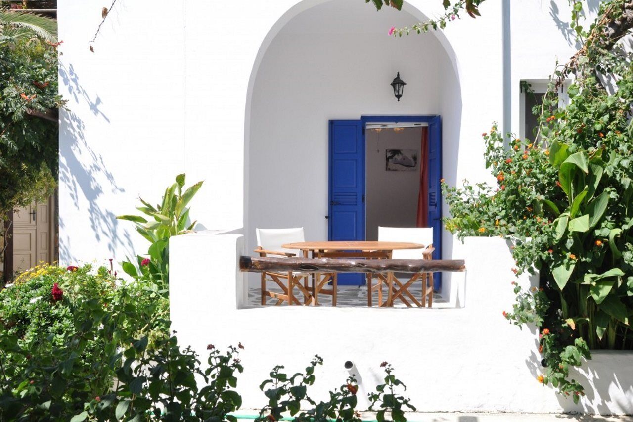 Levrossos Beach Apartments Esterno foto