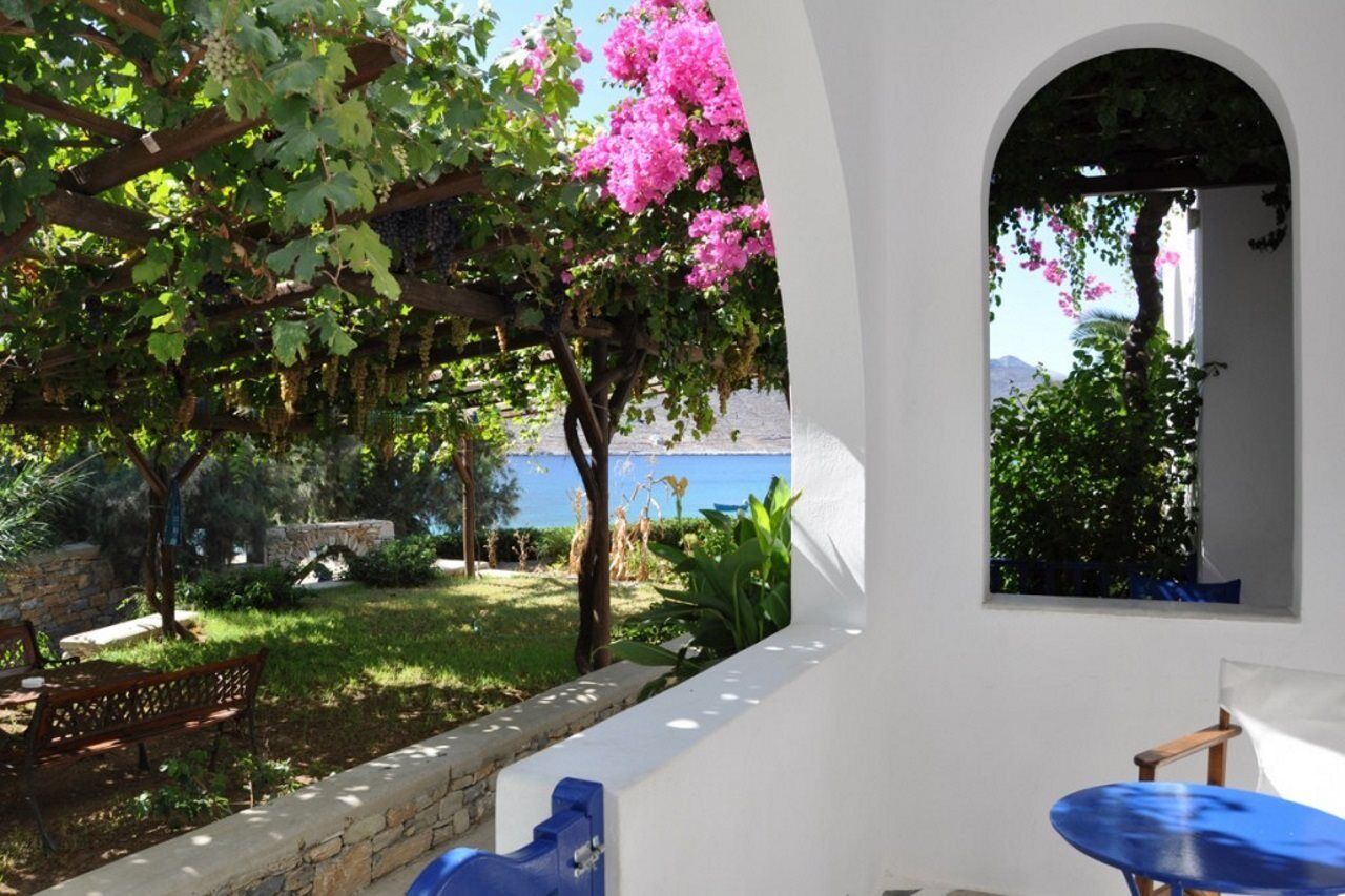 Levrossos Beach Apartments Esterno foto